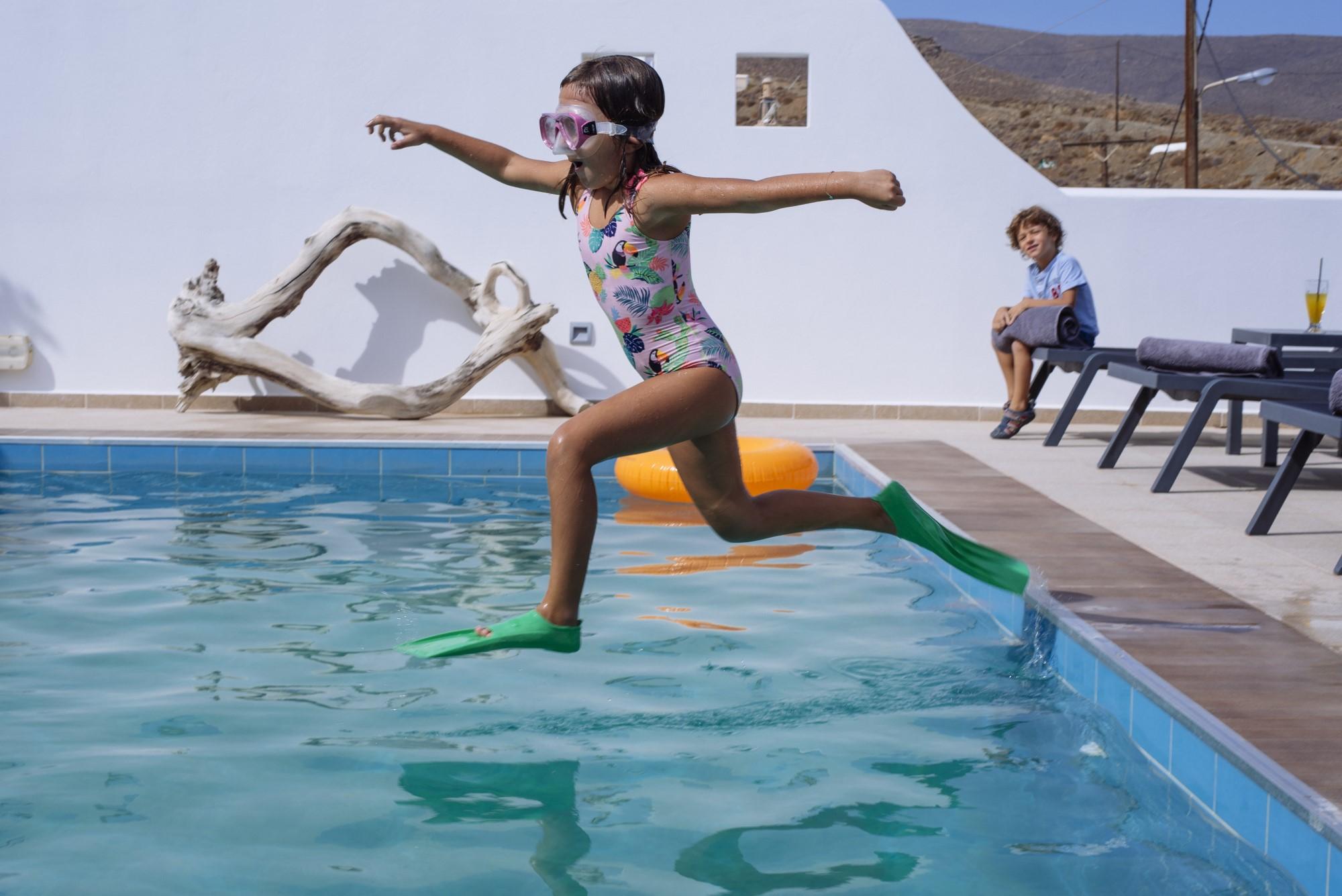 Aelia Apartments & Suites Livadi  Bagian luar foto