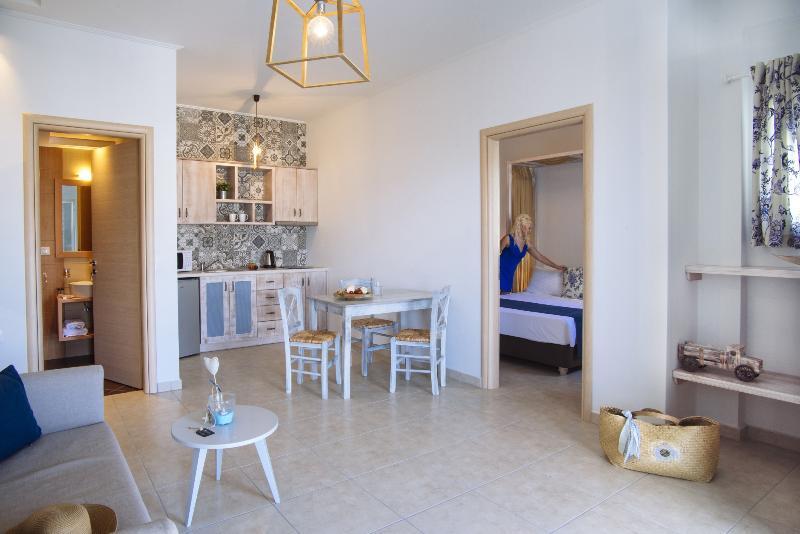 Aelia Apartments & Suites Livadi  Bagian luar foto